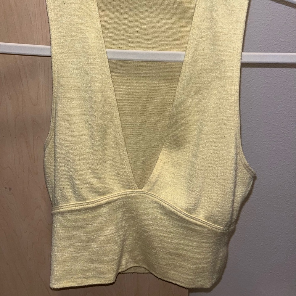 Wilfred Yellow V-Neck Sleeveless Top
